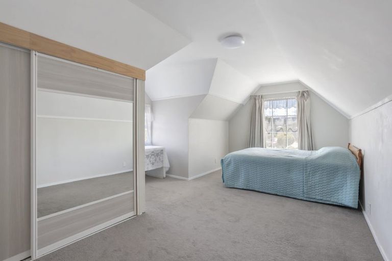 Photo of property in 229 Edmonton Road, Te Atatu South, Auckland, 0610