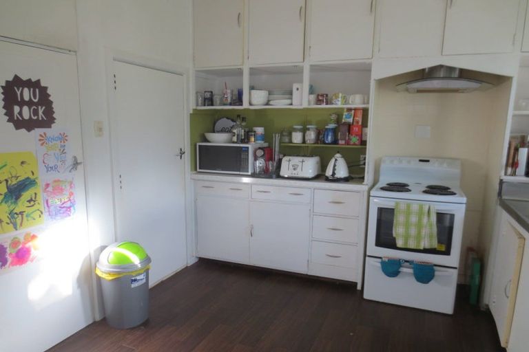 Photo of property in 9 East Street, Terrace End, Palmerston North, 4410