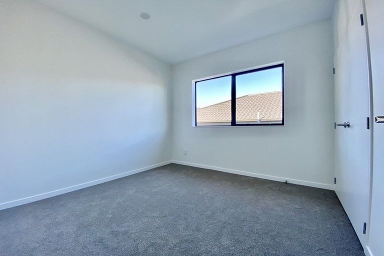 Photo of property in 113 Tiriwa Drive, Massey, Auckland, 0614