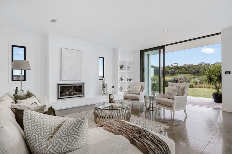 Photo of property in 51 Lynley Park Drive, Omokoroa, 3114