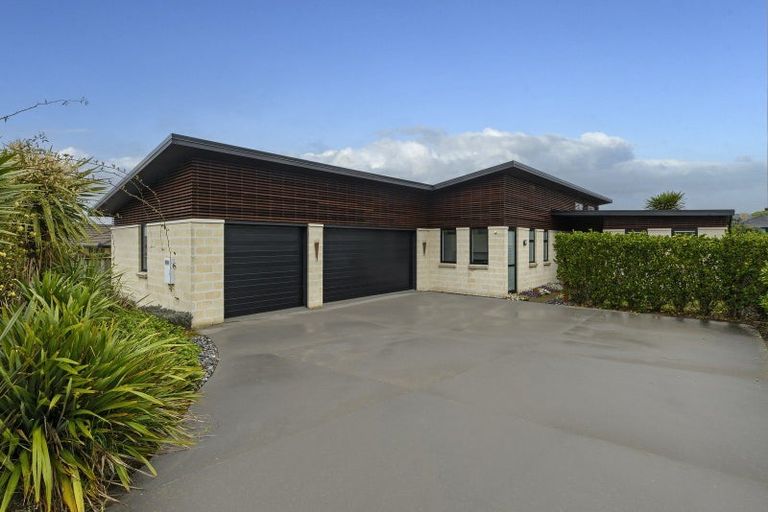 Photo of property in 14 Vantage Place, Omokoroa, 3114