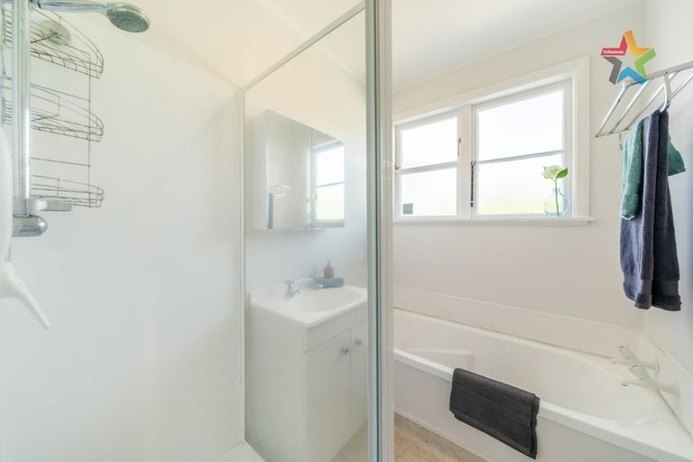 Photo of property in 4 Deans Grove, Taita, Lower Hutt, 5011