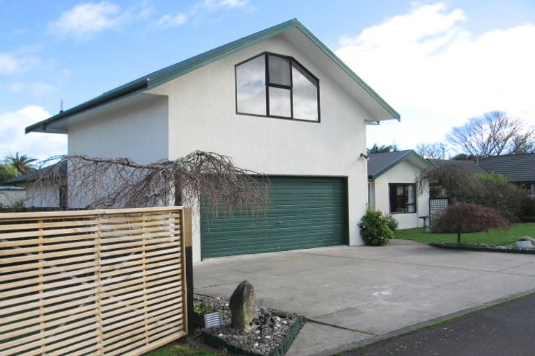 Photo of property in 5 Gregory Close, Palmerston North, 4414