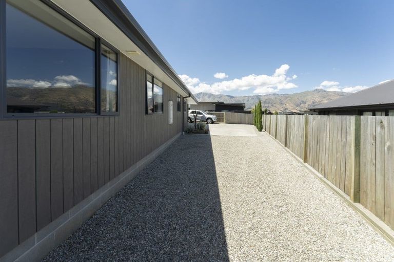 Photo of property in 11 Teal Place, Lake Hawea, Wanaka, 9382