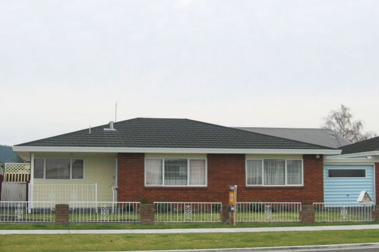 Photo of property in 44 Bowling Road, Greenmeadows, Napier, 4112