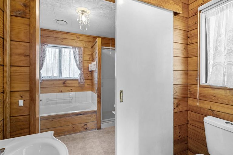 Photo of property in 16 Gilbert Street, Amberley, 7410