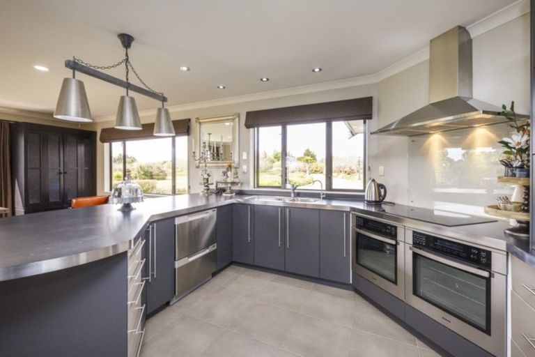 Photo of property in 15 Dobsons Lane, Kelvin Grove, Palmerston North, 4470