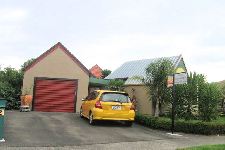 Photo of property in 32 Trigg Crescent, Taradale, Napier, 4112