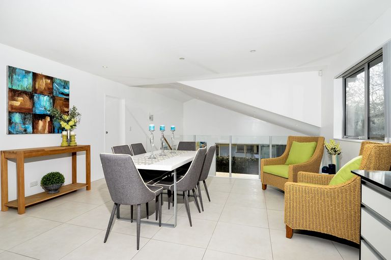 Photo of property in 7a Seymour Road, Sunnyvale, Auckland, 0612