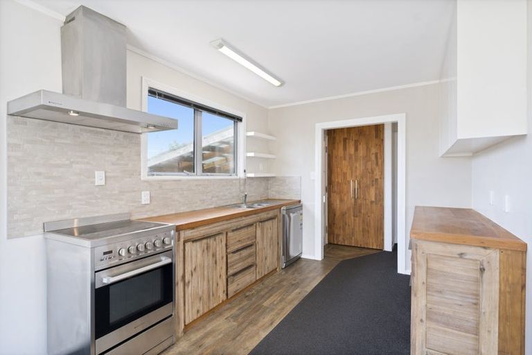 Photo of property in 129 Riverpark Crescent, Henderson, Auckland, 0610