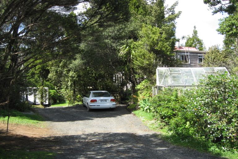 Photo of property in 16 Te Aute Ridge Road, Waitakere, Henderson, 0781