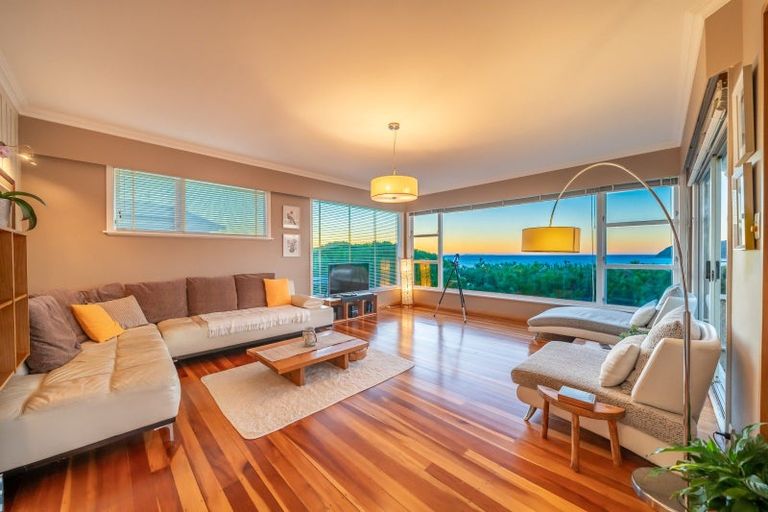 Photo of property in 28 Taupo Crescent, Plimmerton, Porirua, 5026