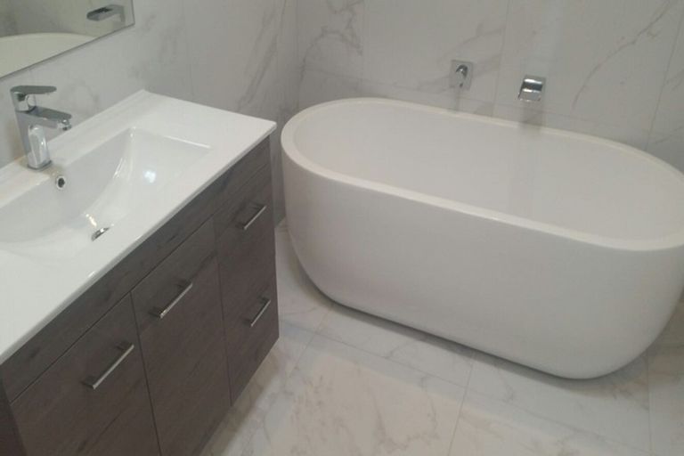 Photo of property in 2b Makura Road, Long Bay, Auckland, 0630