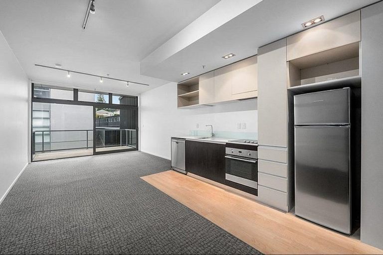 Photo of property in Revolucion Apartments, 203e/28 Torrens Terrace, Mount Cook, Wellington, 6011