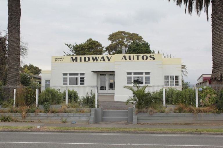 Photo of property in 362 Oxford Street, Levin, 5510