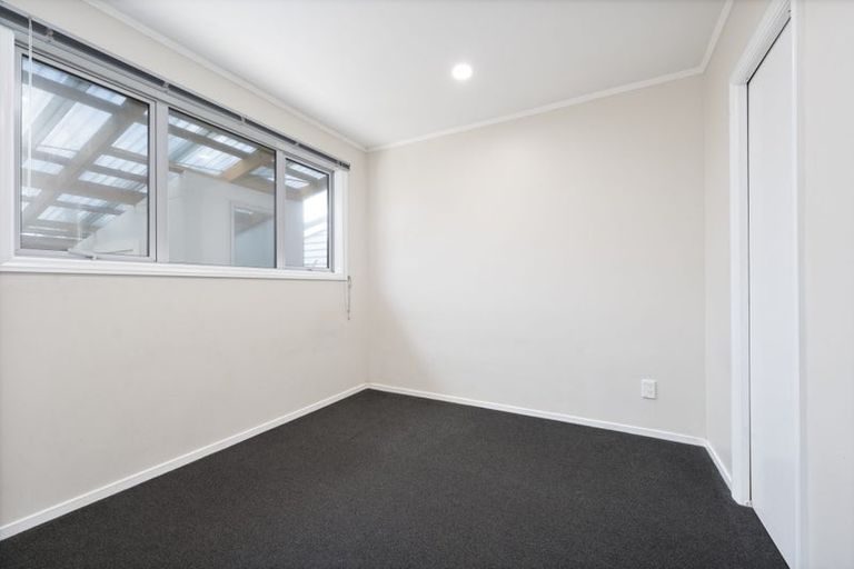 Photo of property in 129 Riverpark Crescent, Henderson, Auckland, 0610