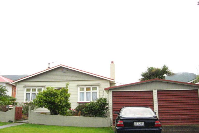 Photo of property in 21 Blackman Avenue, Sawyers Bay, Port Chalmers, 9023