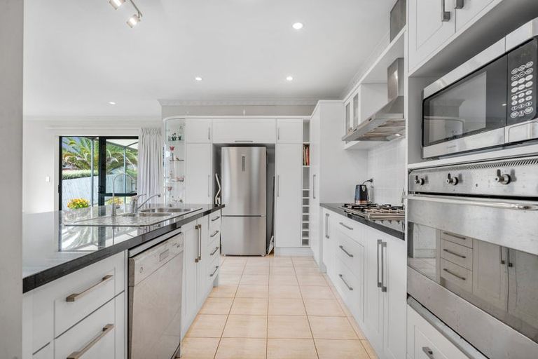 Photo of property in 16 Leafield Crescent, Henderson, Auckland, 0612