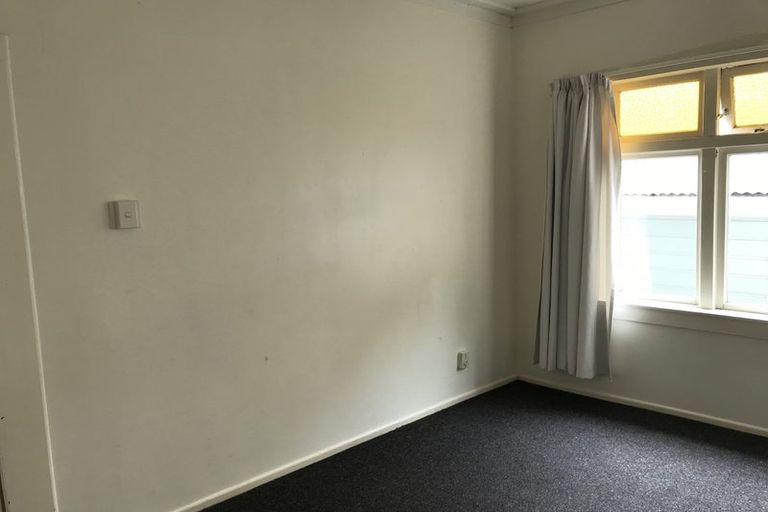 Photo of property in 15 Charlotte Avenue, Brooklyn, Wellington, 6021