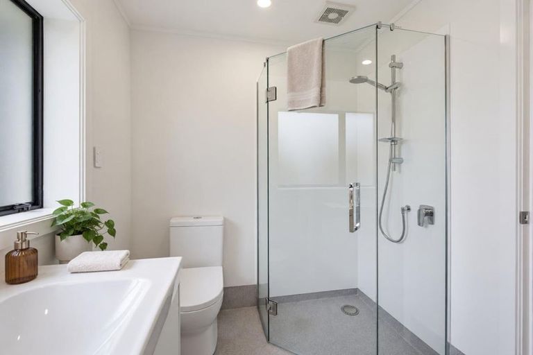 Photo of property in 10 Fantail Court, Orewa, 0931