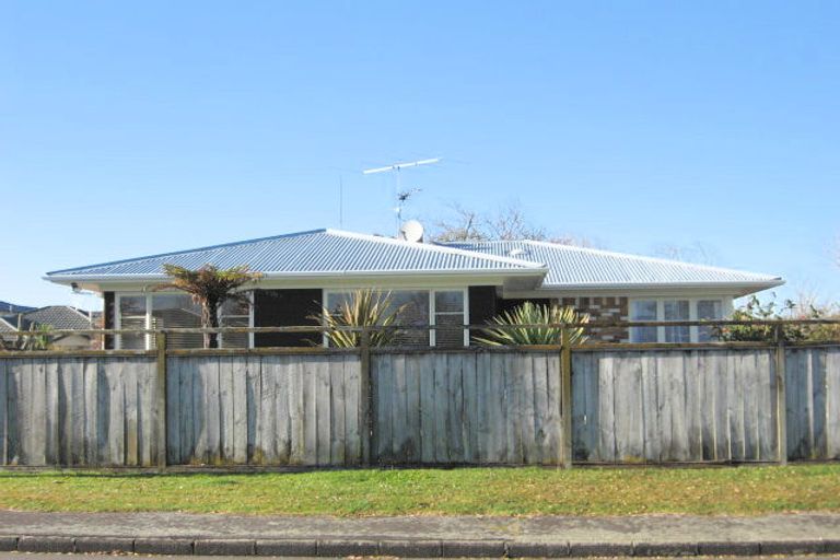 Photo of property in 4 Edmund Hillary Avenue, Papakura, 2110