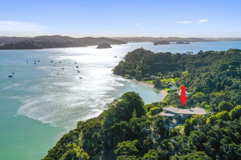 Photo of property in 10 Paine Brown Way, Russell, 0272