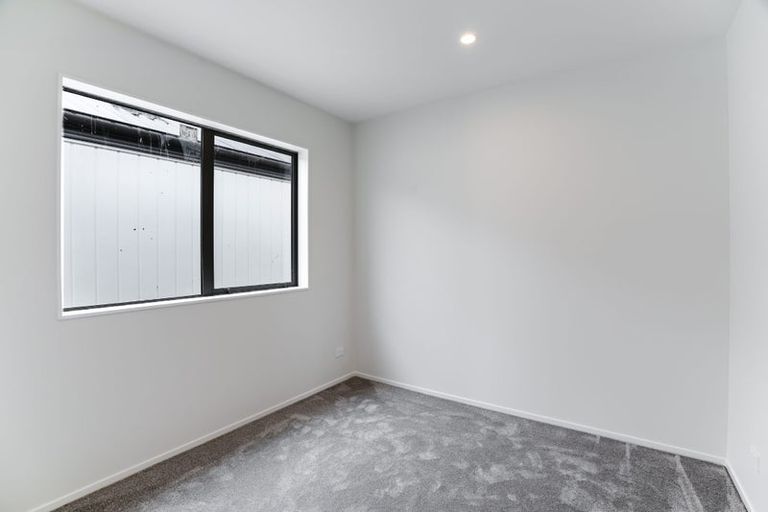 Photo of property in 9 Paretao Street, Massey, Auckland, 0614