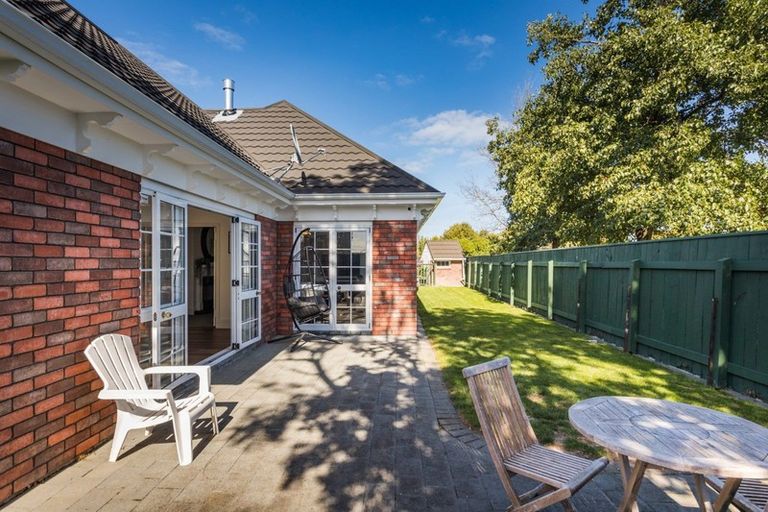Photo of property in 6 Nicolas Lane, West End, Palmerston North, 4410