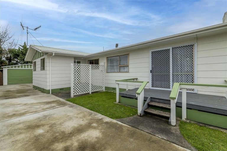 Photo of property in 16 Matipo Street, Levin, 5510