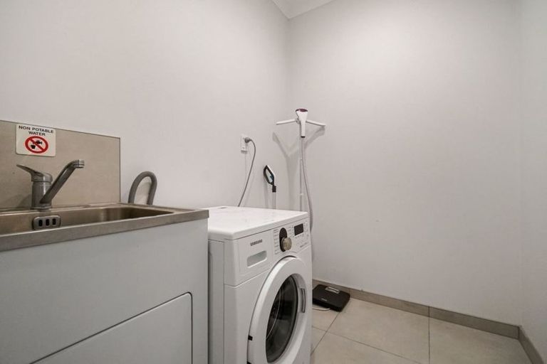 Photo of property in 32 Squadron Drive, Hobsonville, Auckland, 0616