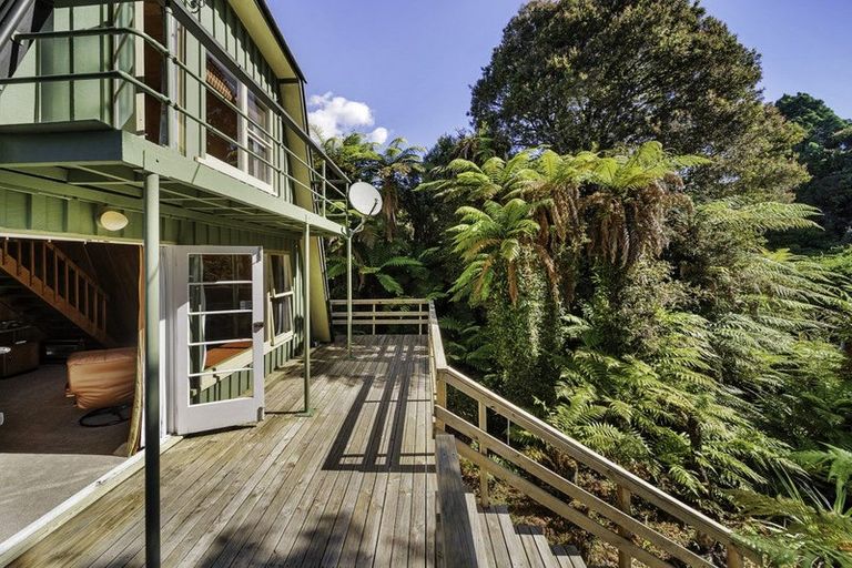 Photo of property in 37 Lake View Terrace, Moana, 7875