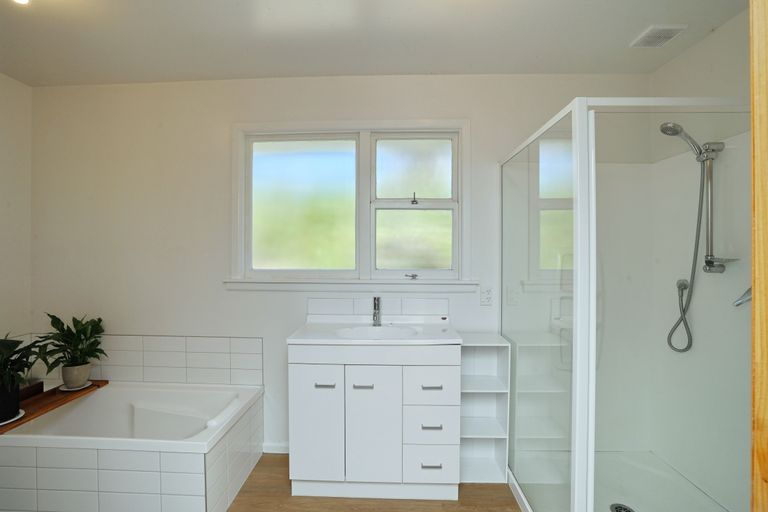 Photo of property in 80 Avonhead Road, Avonhead, Christchurch, 8042