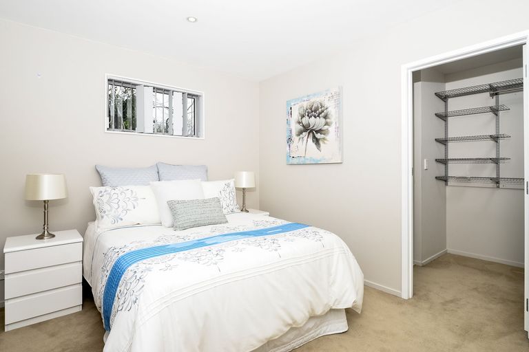 Photo of property in 7a Seymour Road, Sunnyvale, Auckland, 0612