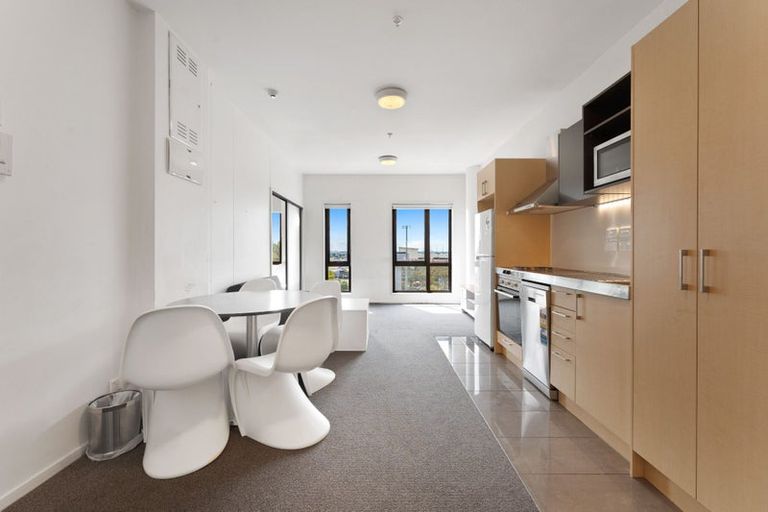 Photo of property in Twin Towers, 604/17 Putney Way, Manukau, Auckland, 2104