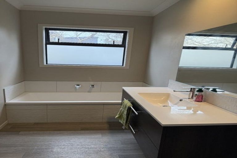 Photo of property in 23a Howard Road, Taradale, Napier, 4112