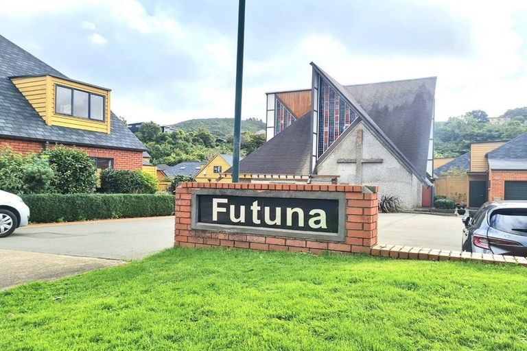 Photo of property in 61 Futuna Close, Karori, Wellington, 6012
