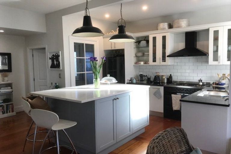 Photo of property in 959 Beach Road, Torbay, Auckland, 0630