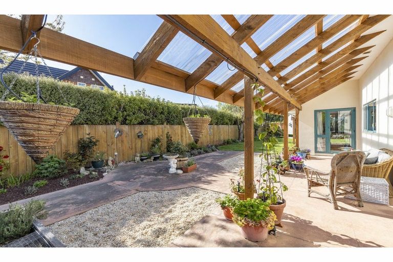 Photo of property in 20 Milesbrook Close, Rangiora, 7400