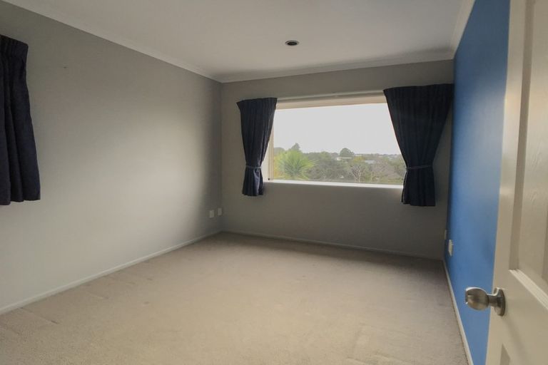 Photo of property in 16 Mcfetridge Place, Hillcrest, Auckland, 0627
