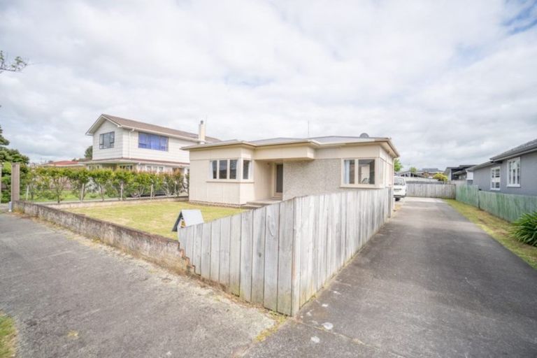 Photo of property in 23 Glasgow Street, Takaro, Palmerston North, 4412