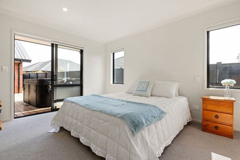 Photo of property in 22 Rose Leigh Drive, Cambridge, 3434