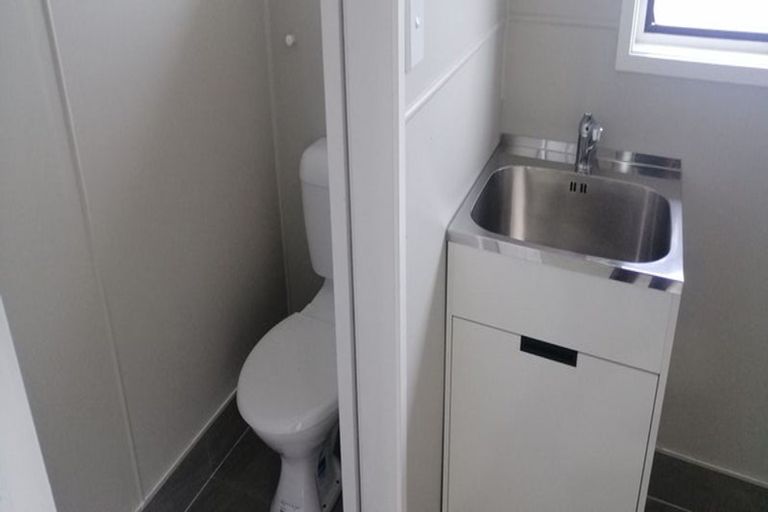 Photo of property in 5 Spinella Drive, Bayview, Auckland, 0629