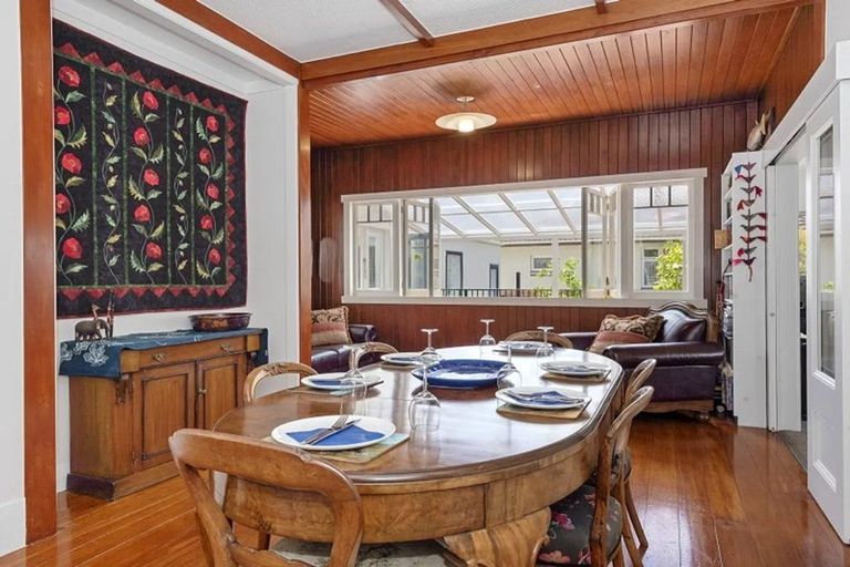 Photo of property in 55 Forest Lake Road, Forest Lake, Hamilton, 3200