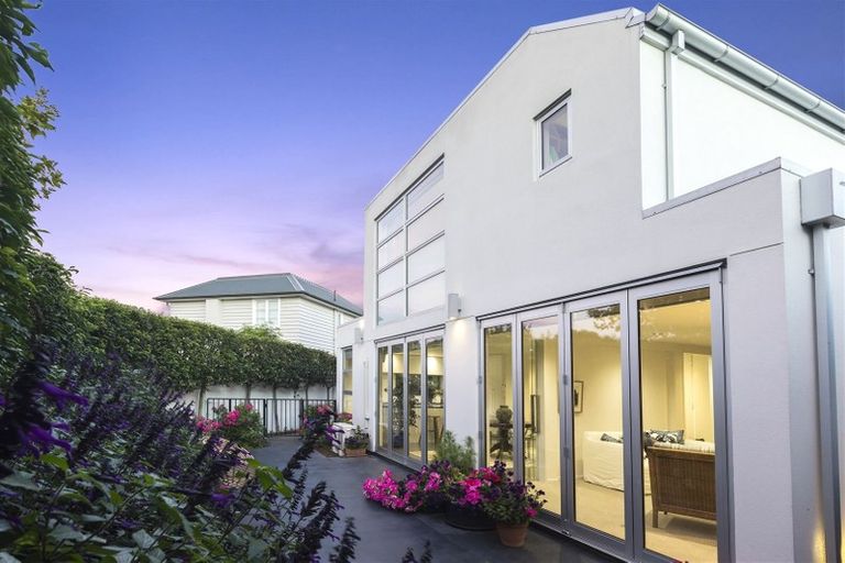 Photo of property in 3a Church Lane, Merivale, Christchurch, 8014