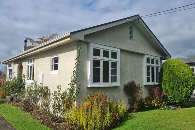 Photo of property in 6 Lansdowne Crescent, Lansdowne, Masterton, 5810