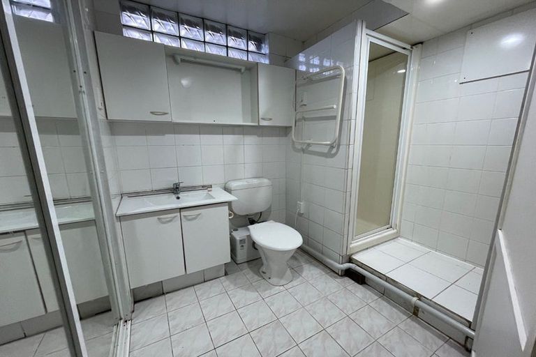 Photo of property in 9 Joshua Place, Weymouth, Auckland, 2103