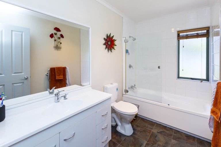 Photo of property in 8 Carlow Grove, Birchville, Upper Hutt, 5018