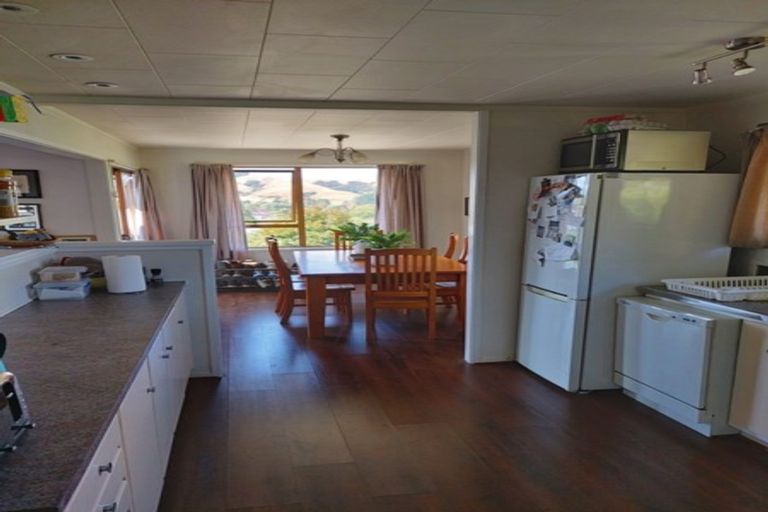 Photo of property in 17 Rautawhiri Road, Helensville, 0800