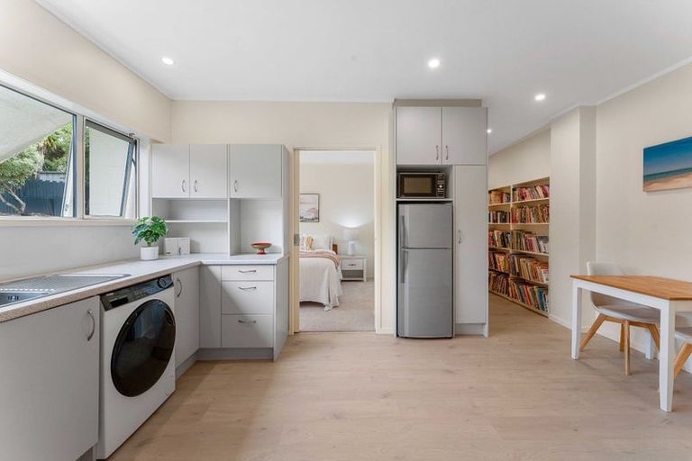 Photo of property in 14 Clyside Avenue, Half Moon Bay, Auckland, 2012