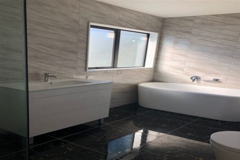 Photo of property in 11 Shibata Rise, Ranui, Auckland, 0612